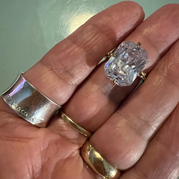 Designer Joan Boyce Sparkly LG Elegant Gold CZ Crystal Ring - Picture 3 of 6